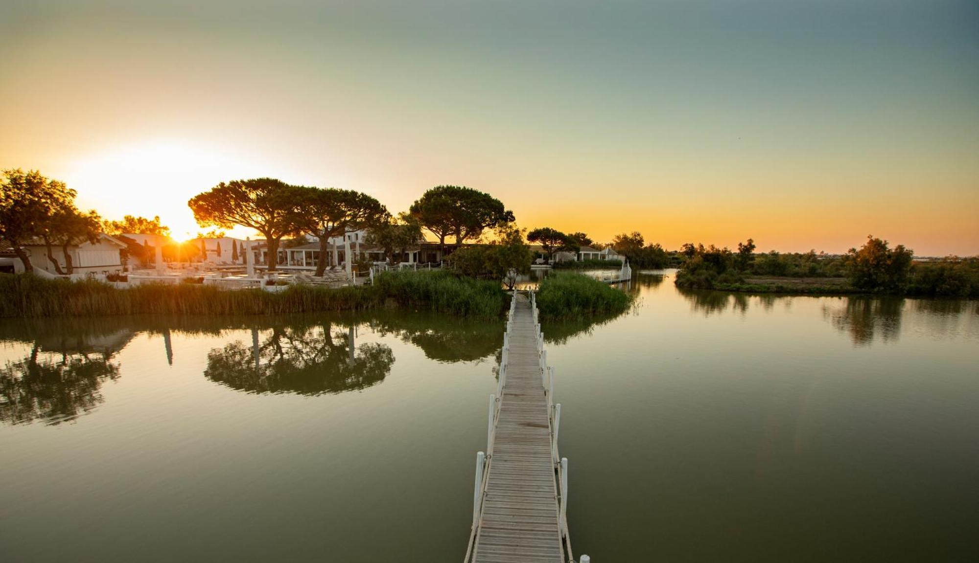 Mas De La Fouque - Hotel & Spa Saintes-Maries-de-la-Mer Bagian luar foto